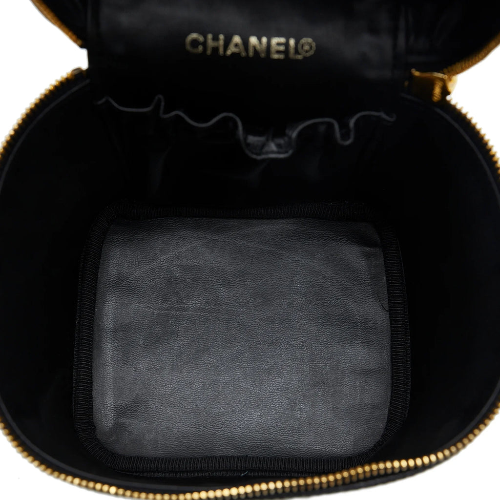 Pre-Owned Authenticated Chanel CC Caviar Vanity Bag Leather Black Unisex (Good)