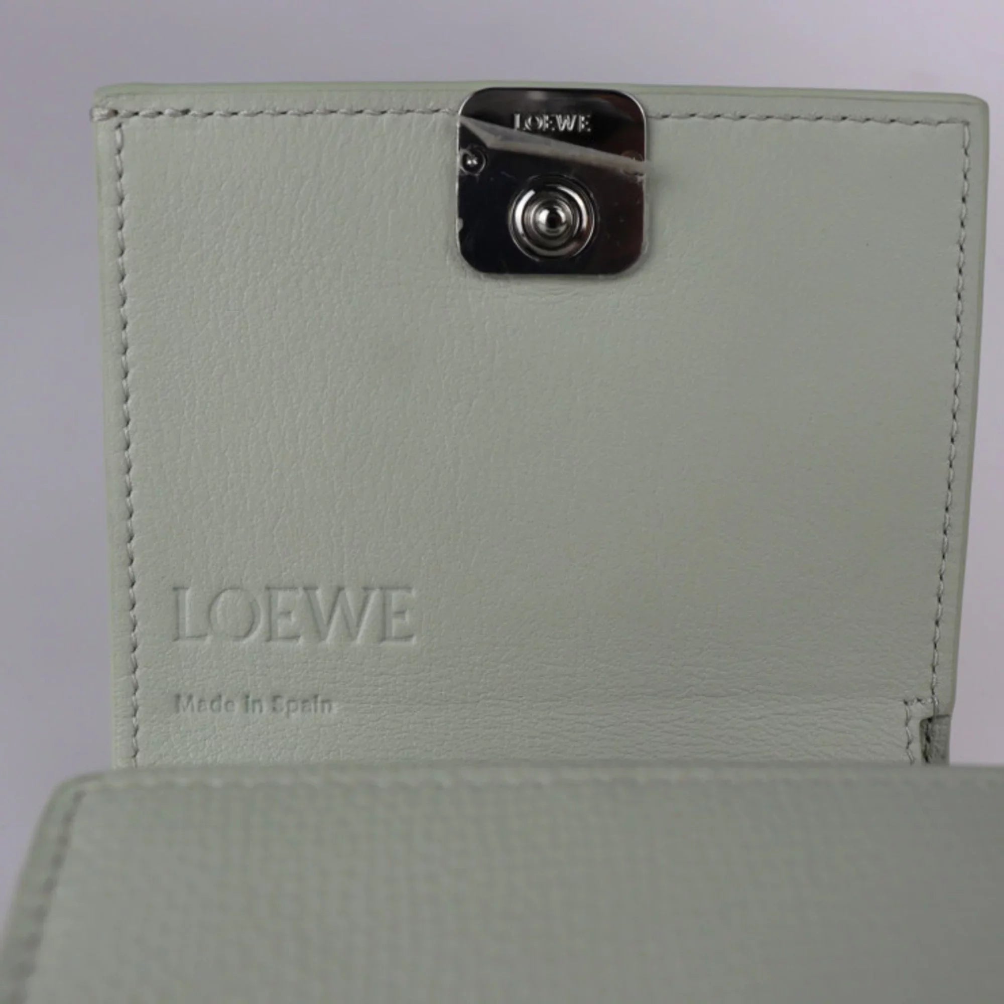 Pre-Owned LOEWE Loewe ANAGRAM COMPACT FLAP WALLET Anagram compact flap wallet folio C821L57X01 leather light green series silver metal fittings L-shaped fastener (Good)