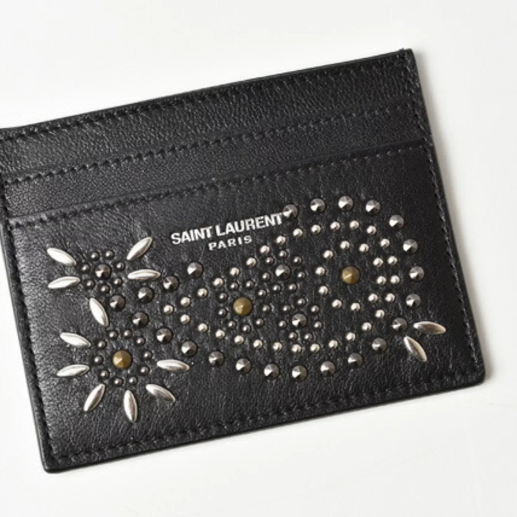 Pre-Owned Saint Laurent / Card Case YSL SAINT LAURENT Paisley Pattern Studs Leather Black 375949 (Like New)